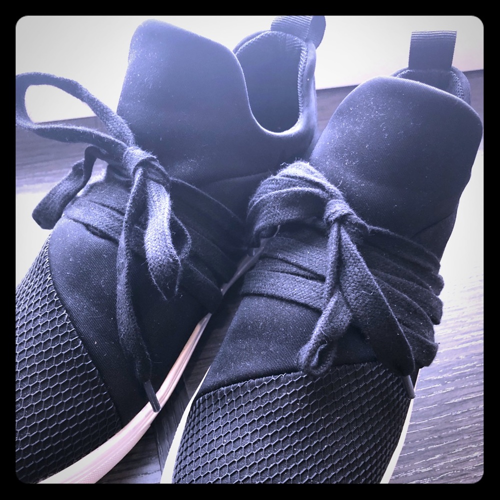 Brand new Steve Madden sneakers